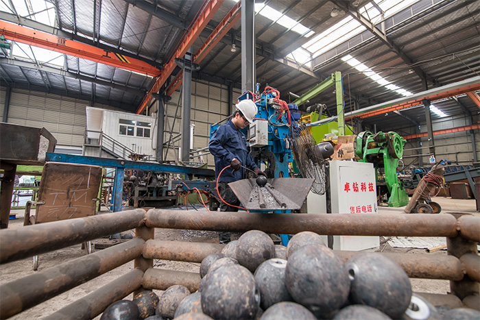 阜阳网架配件-螺栓球加工车间